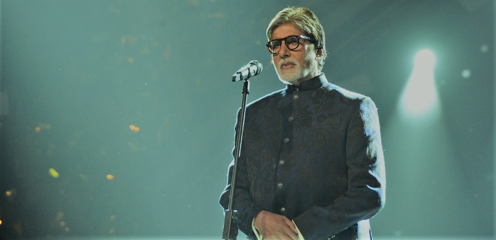 Big B insists he is just an "ordinary artiste"