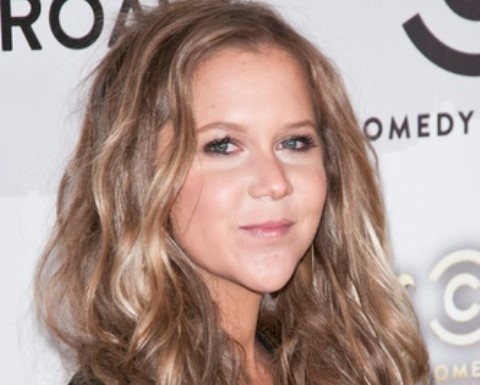 Amy Schumer after giving birth to son returns to the comic stage 