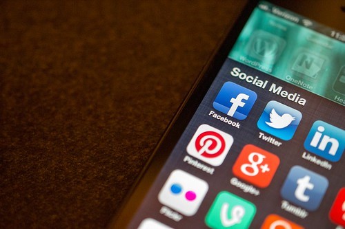 54% in India turn to social media for factual info: OUP study
